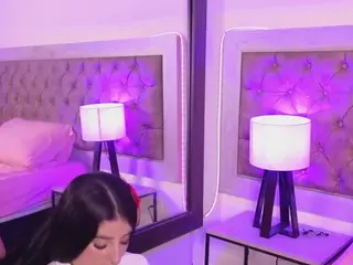 Linoshka's Live Sex Cam Show