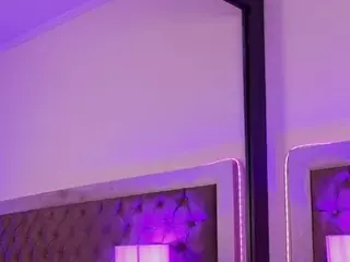 Linoshka's Live Sex Cam Show