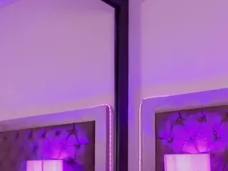 Linoshka's Live Sex Cam Show