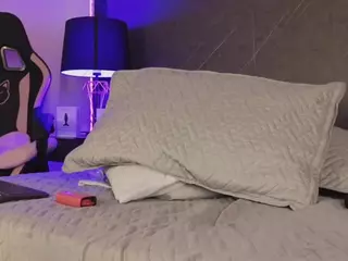 Linoshka's Live Sex Cam Show