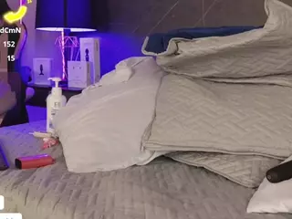 Linoshka's Live Sex Cam Show