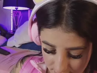 Linoshka's Live Sex Cam Show