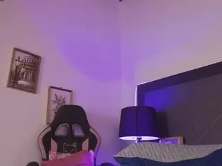 Linoshka's Live Sex Cam Show