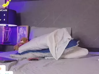 Linoshka's Live Sex Cam Show
