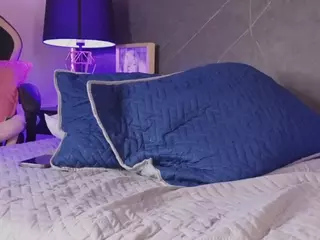 Linoshka's Live Sex Cam Show
