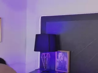 Linoshka's Live Sex Cam Show