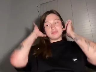 Savanna's Live Sex Cam Show