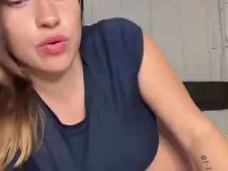 Savanna's Live Sex Cam Show