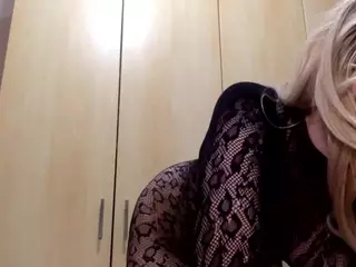 vanda26's Live Sex Cam Show