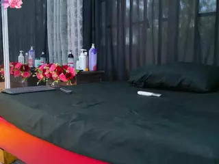 BLACK-ROSSE1's Live Sex Cam Show