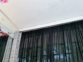 BLACK-ROSSE1's Live Sex Cam Show