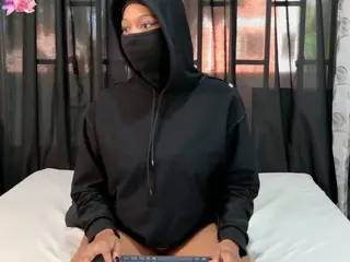 BLACK-ROSSE1's Live Sex Cam Show