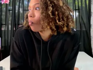 BLACK-ROSSE1's Live Sex Cam Show