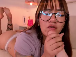 Aily Yozuko's Live Sex Cam Show