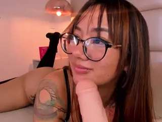 Aily Yozuko's Live Sex Cam Show