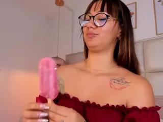 Aily Yozuko's Live Sex Cam Show