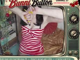 Live cam show with Bunni Button