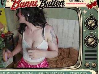 Live cam show with Bunni Button