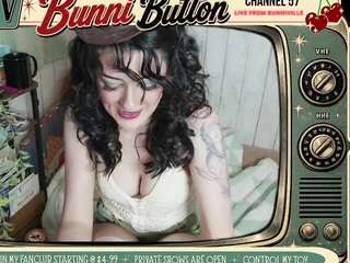 Live cam show with Bunni Button