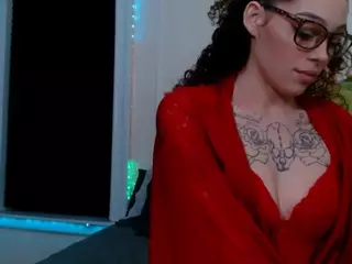 Sapphire Storm's Live Sex Cam Show