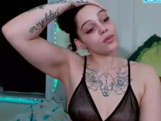 Sapphire Storm's Live Sex Cam Show