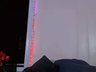 Sapphire Storm's Live Sex Cam Show