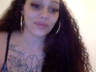 Live cam show with Sapphire Storm