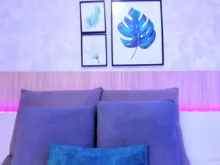 Alanna-Hank's Live Sex Cam Show