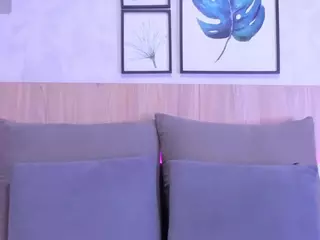 Alanna-Hank's Live Sex Cam Show