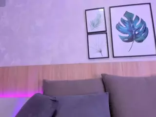 Alanna-Hank's Live Sex Cam Show