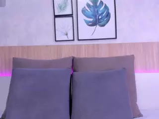 Alanna-Hank's Live Sex Cam Show