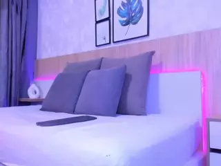 Alanna-Hank's Live Sex Cam Show