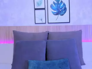 Alanna-Hank's Live Sex Cam Show