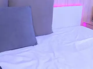 Alanna-Hank's Live Sex Cam Show