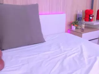 Alanna-Hank's Live Sex Cam Show