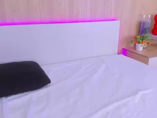 Alanna-Hank's Live Sex Cam Show
