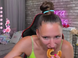 SarahCoksss's Live Sex Cam Show