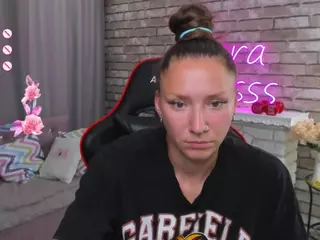 SarahCoksss's Live Sex Cam Show