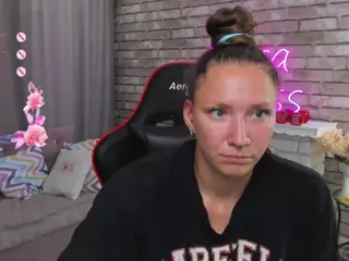 SarahCoksss's Live Sex Cam Show