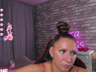 SarahCoksss's Live Sex Cam Show