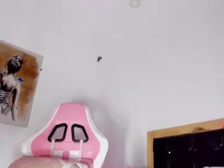 NicoleBlake's Live Sex Cam Show