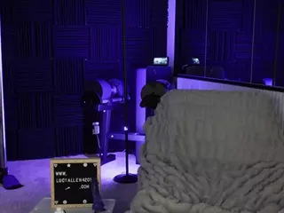 LucyAllen4201's Live Sex Cam Show