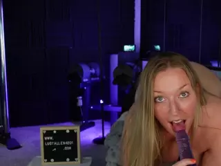 LucyAllen4201's Live Sex Cam Show