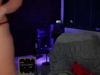 LucyAllen4201's Live Sex Cam Show