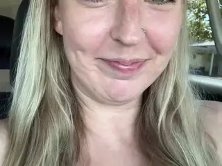 LucyAllen4201's Live Sex Cam Show