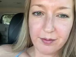 LucyAllen4201's Live Sex Cam Show