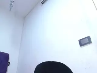 choco-milf's Live Sex Cam Show