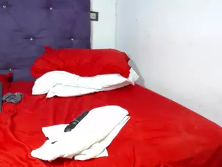 choco-milf's Live Sex Cam Show