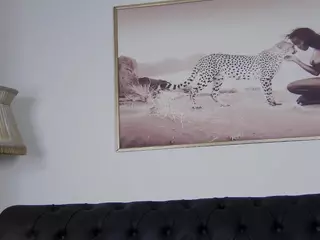 Tania44b's Live Sex Cam Show