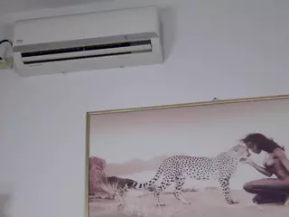 Tania44b's Live Sex Cam Show